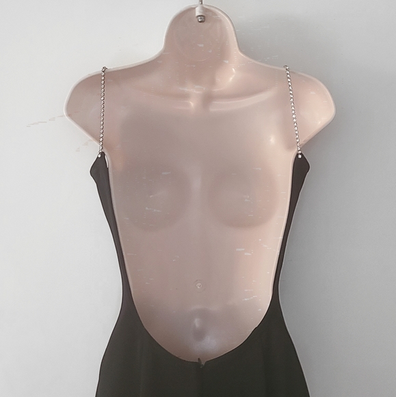 Black Bodyhugging Slinkly Gown - Picture 11 of 15